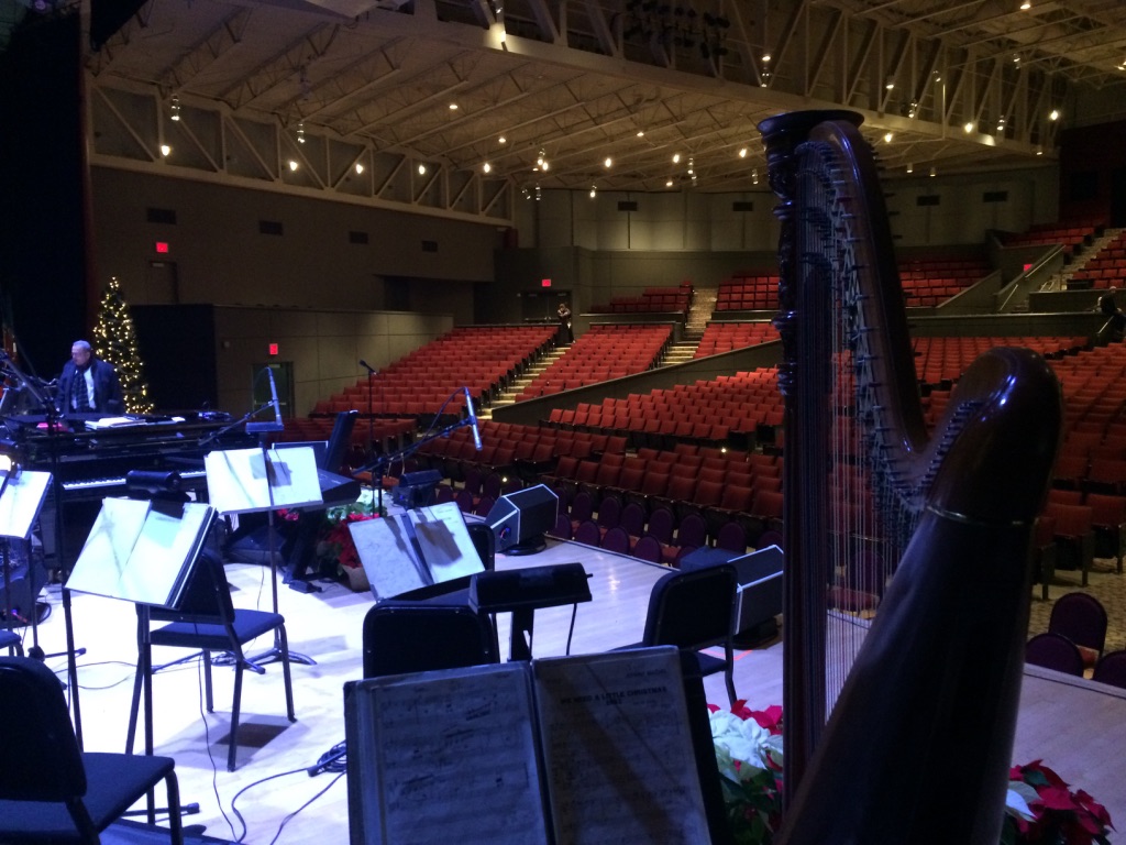 Onstage_before_Johnny_Mathis_concert